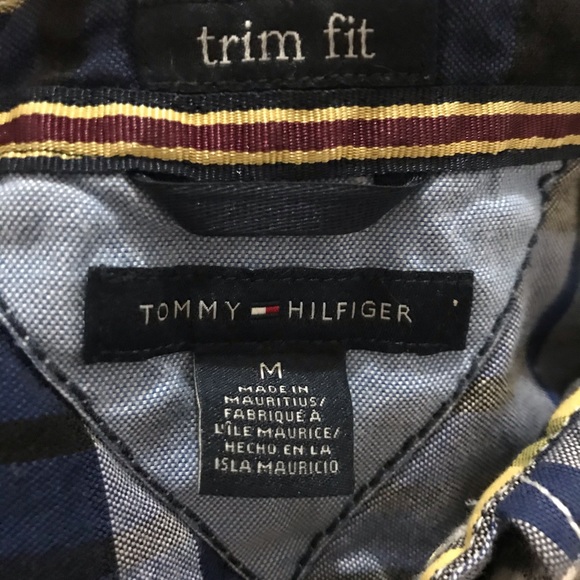 Men’s Tommy Hilfiger plaid button down shirt - Picture 4 of 7